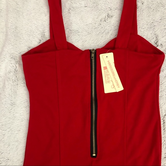 Red Sweetheart Neckline Bodycon Dress - Picture 4 of 9